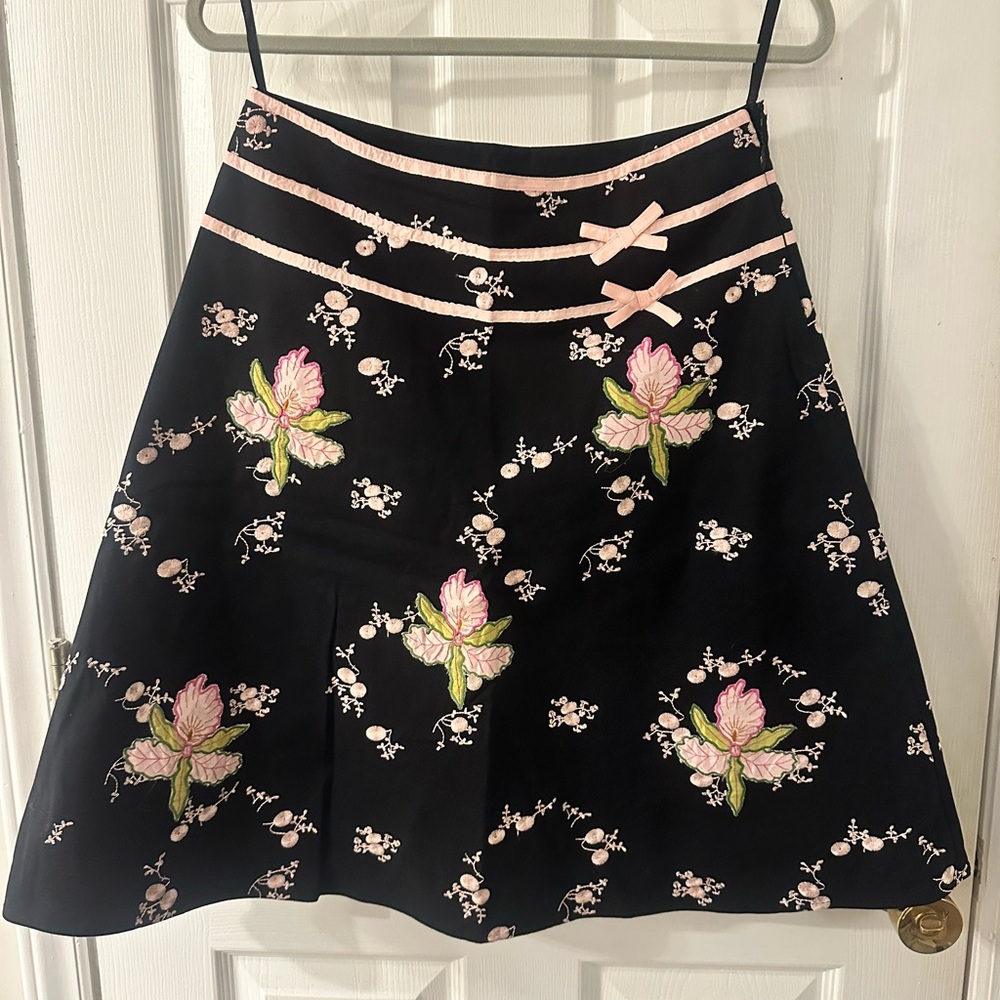 Persaman New York Floral Embroidered Black Skirt